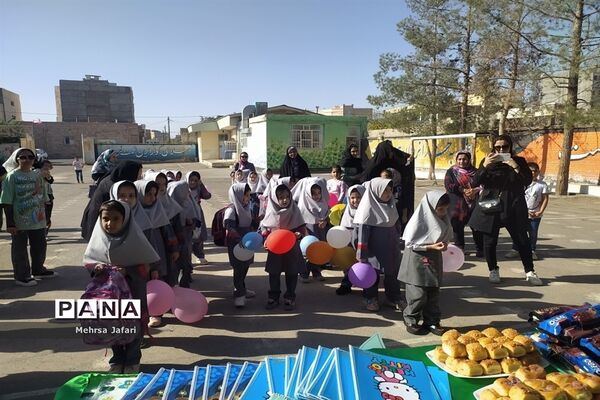جشن شکوفه ها در دبستان فضیلت کاشمر