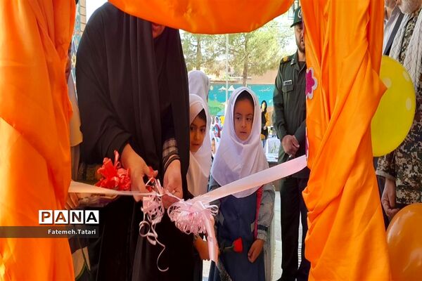 آیین «جشن شکوفه ها» در شهرستان بام و صفی آباد