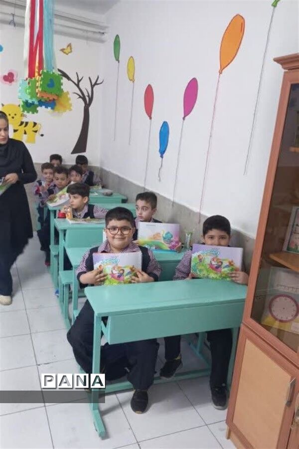 آیین جشن شکوفه ها در مدارس منطقه ۴ شهر تهران