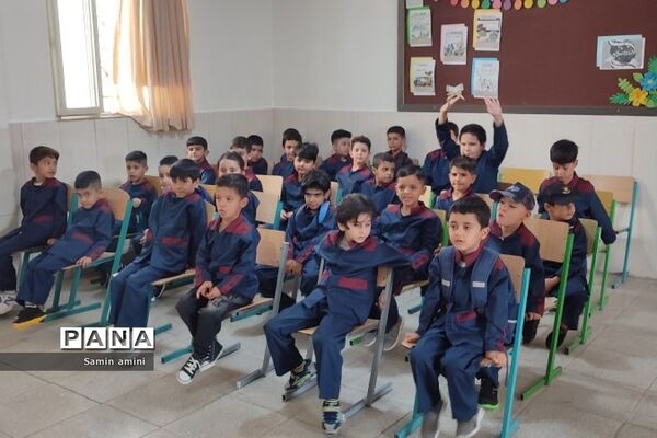 جشن شکوفه‌ها در مدارس رودهن
