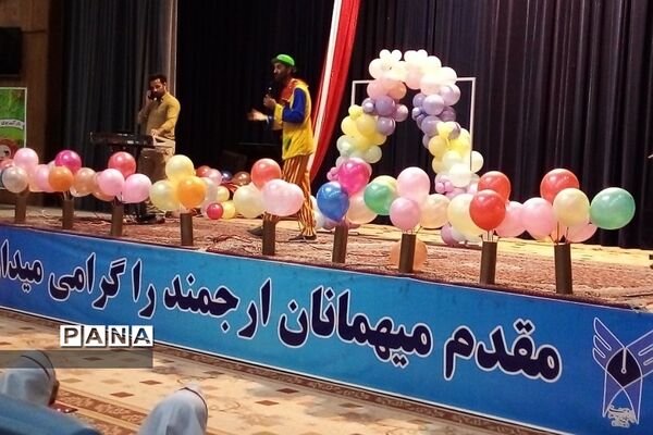 جشن شکوفه‌ها در مدارس رودهن