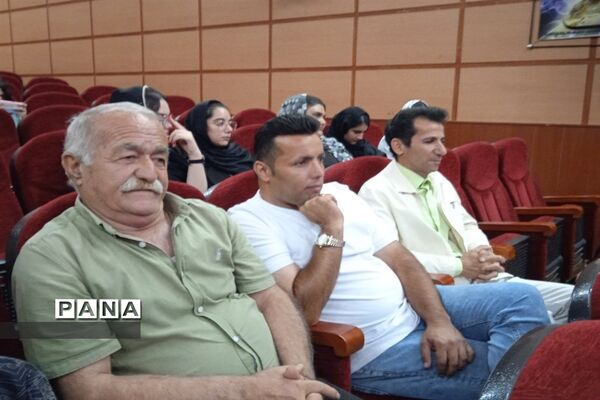 مراسم تقدیر از پرسنل  فوریت‌های پزشکی در روز اورژانس در محمودآباد
