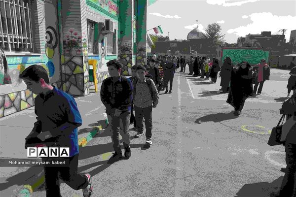 نواخته شدن زنگ جوانه‌ها و استشمام بوی ماه مهر در دبیرستان سرآمد ناصر