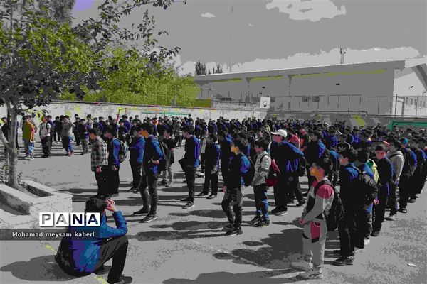 نواخته شدن زنگ جوانه‌ها و استشمام بوی ماه مهر در دبیرستان سرآمد ناصر