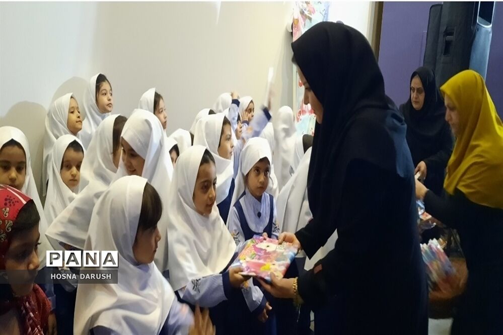 جشن شکوفه‌ها در دبستان شهدای فرهنگی ناحیه۷ مشهد مقدس