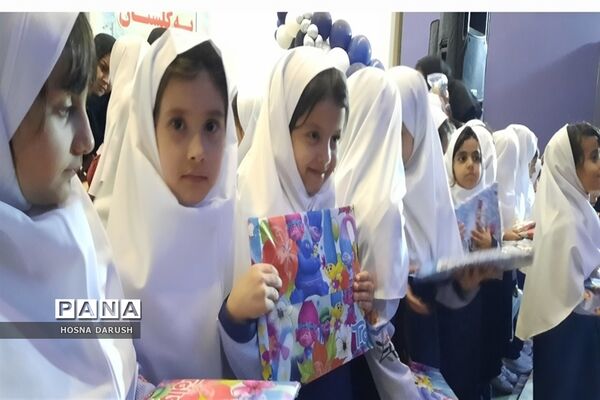 جشن شکوفه‌ها در دبستان شهدای فرهنگی ناحیه۷ مشهد مقدس