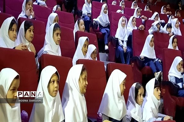 جشن شکوفه‌ها در دبستان شهدای فرهنگی ناحیه۷ مشهد مقدس