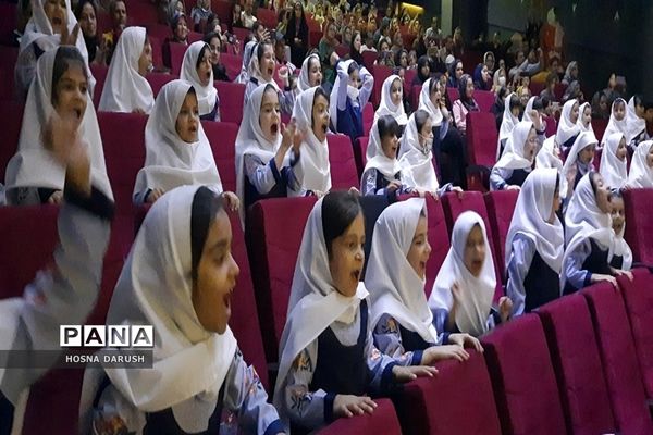 جشن شکوفه‌ها در دبستان شهدای فرهنگی ناحیه۷ مشهد مقدس