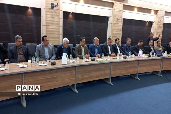 برگزاری جلسه شورای اداری در ملارد