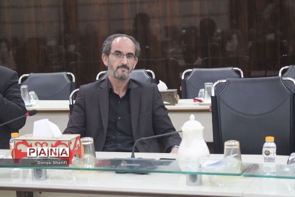 جلسه برنامه‌ریزی نمایشگاه هفته دفاع مقدس در آموزش و پرورش استان بوشهر