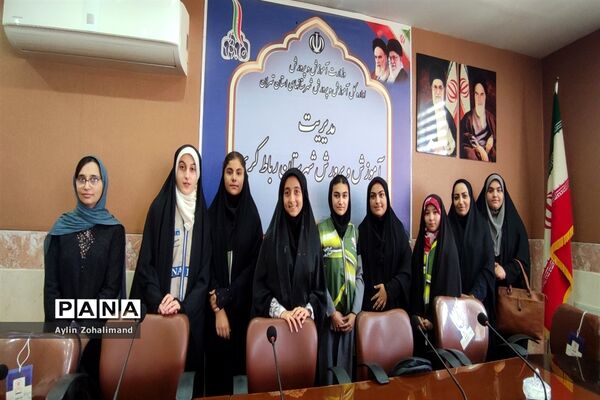 جلسه آموزشی خبر‌نویسی ویژه طرح هر مدرسه یک خبرنگار در شهرستان رباط‌کریم