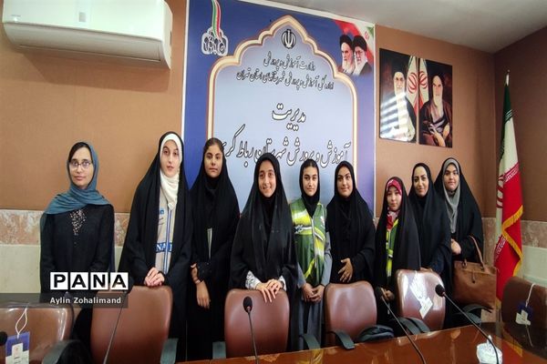 جلسه آموزشی خبر‌نویسی ویژه طرح هر مدرسه یک خبرنگار در شهرستان رباط‌کریم