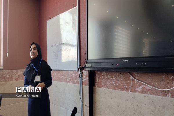 جلسه آموزشی خبر‌نویسی ویژه طرح هر مدرسه یک خبرنگار در شهرستان رباط‌کریم