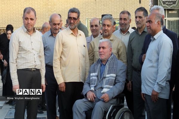 مزار شهدای گمنام شهرستان‌پیشوا گلباران شد