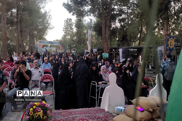 برگزاری مراسم زادروز شهیداصغرپاشاپور در گلزار شهدای تهران