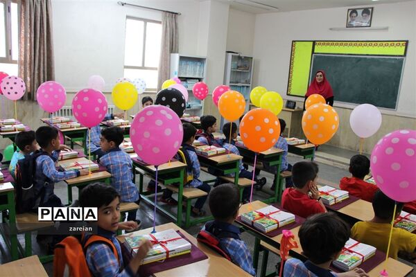 برگزاری جشن شکوفه‌ها در دبستان ولایت ۱ ناحیه ۲ یزد