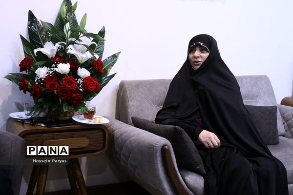 دیدار وزیر آموزش و پرورش با خانواده شهید مدافع امنیت، شهید پوریا احمدی