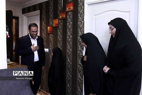 دیدار وزیر آموزش و پرورش با خانواده شهید مدافع امنیت، شهید پوریا احمدی