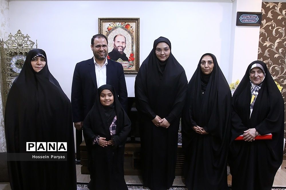 دیدار وزیر آموزش و پرورش با خانواده شهید مدافع امنیت، شهید پوریا احمدی