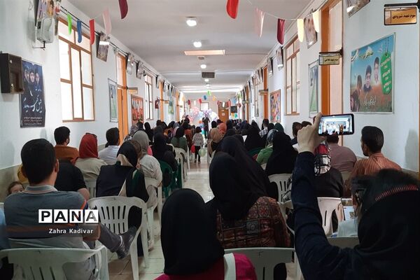 نواختن زنگ شکوفه‌ها در مدرسه شاهد باقرالعلوم آباده