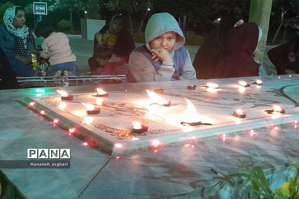 جشن ایستادگی در جوار مزار شهید گمنام به مناسبت گرامیداشت هفته دفاع مقدس