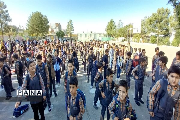 آغاز سال تحصیلی جدید در دبستان شهیدان توانگر