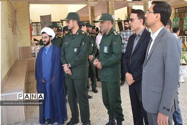 نواختن زنگ مهر و ایثار و مقاومت در مدارس بهاباد