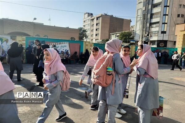 حال و هوای روز اول ماه مهر در مدارس شیراز