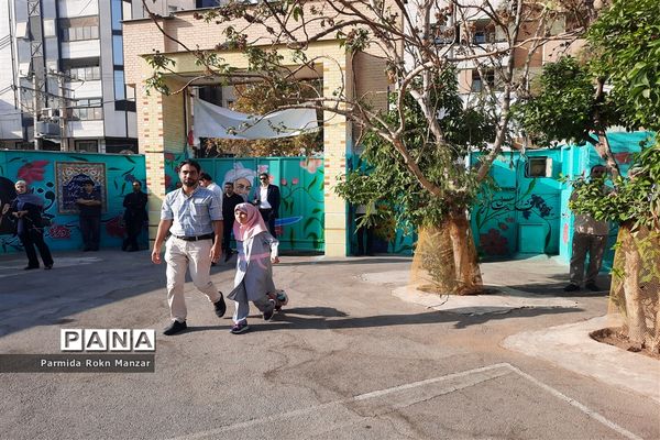 حال و هوای روز اول ماه مهر در مدارس شیراز