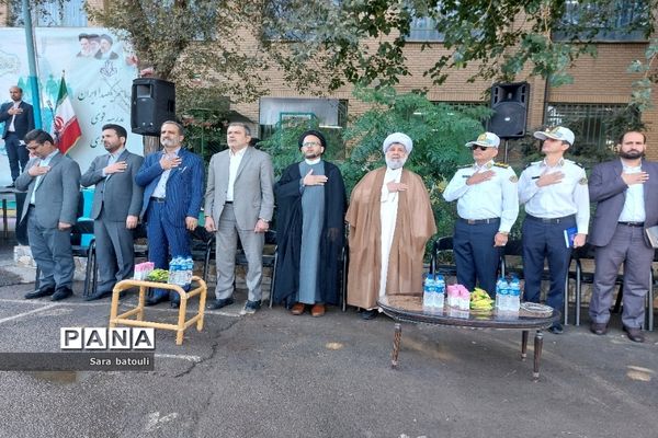 آیین نواختن زنگ مهر در منطقه ۱۸