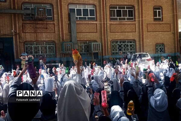 برگزاری جشن آغاز سال تحصیلی در مدرسه دخترانه ۱۷ شهریور شهرستان رباطکریم