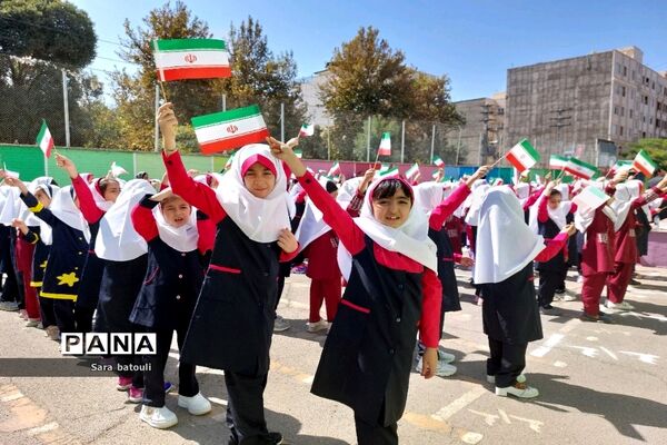 جشن بازگشایی مدارس در منطقه ۱۸