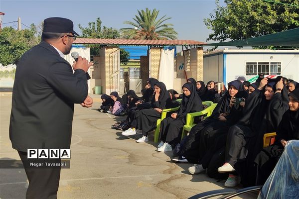 نواختن زنگ مهر در مدرسه شاهد 16 ناحیه چهار شیراز