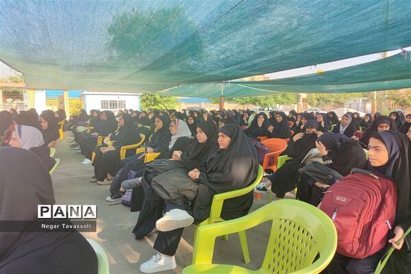 نواختن زنگ مهر در مدرسه شاهد 16 ناحیه چهار شیراز