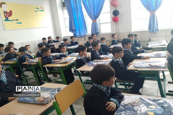 جشن آغاز سال تحصیلی جدید در دبستان احمد معینی منطقه ۱۳