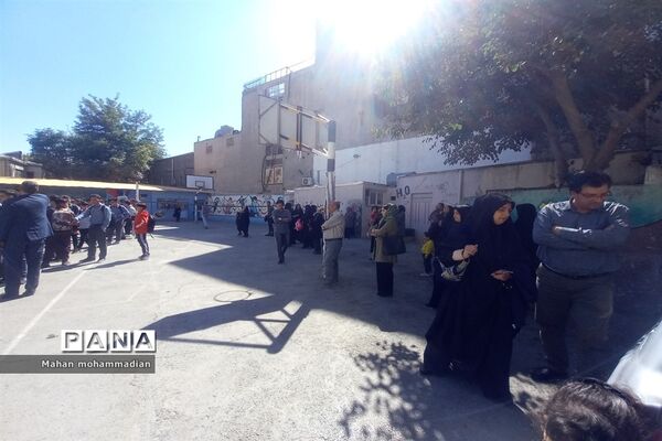 زنگ آغاز سال تحصیلی جدید در دبیرستان سلمان پارسی