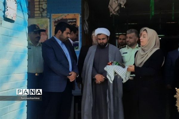 نواخته شدن زنگ مهر و مقاومت در شهرستان‌فیروزکوه