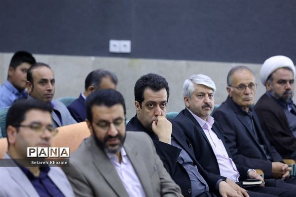 نواختن زنگ آغاز سال تحصیلی جدید توسط شهردار مشهد