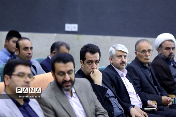 نواختن زنگ آغاز سال تحصیلی جدید توسط شهردار مشهد