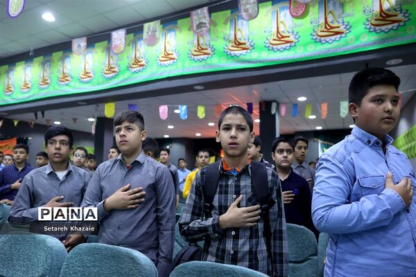 نواختن زنگ آغاز سال تحصیلی جدید توسط شهردار مشهد