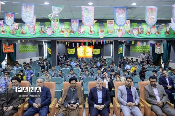 نواختن زنگ آغاز سال تحصیلی جدید توسط شهردار مشهد