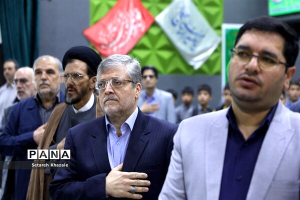 نواختن زنگ آغاز سال تحصیلی جدید توسط شهردار مشهد