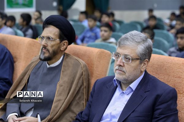 نواختن زنگ آغاز سال تحصیلی جدید توسط شهردار مشهد