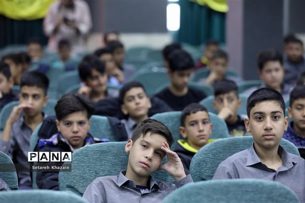 نواختن زنگ آغاز سال تحصیلی جدید توسط شهردار مشهد