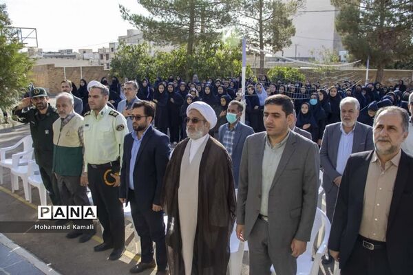 زنگ مهر و مقاومت در مدارس شهرستان محلات