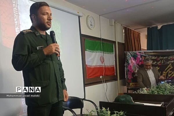 جشن دانش‌آموزان قبولی پایه هفتم در دبیرستان استعدادهای درخشان شهید بهشتی رودهن