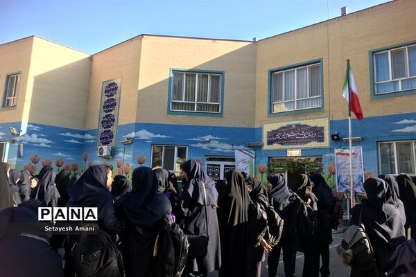 مراسم آغاز سال تحصیلی در دبیرستان شاهد ارض اقدس