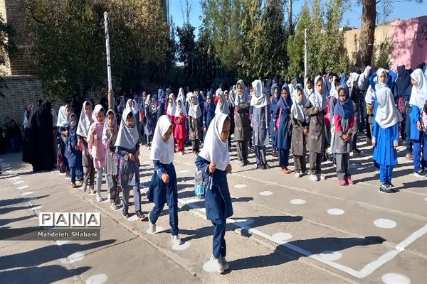 نواخته شدن زنگ مقاومت و ایثار و شروع بهار دانایی در مدرسه شهید نجفی فدافن کاشمر