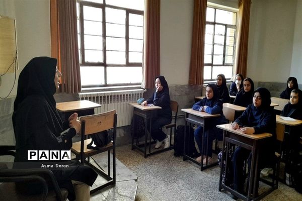 شروع سال تحصیلی جدید در دبیرستان حضرت زینب(س)