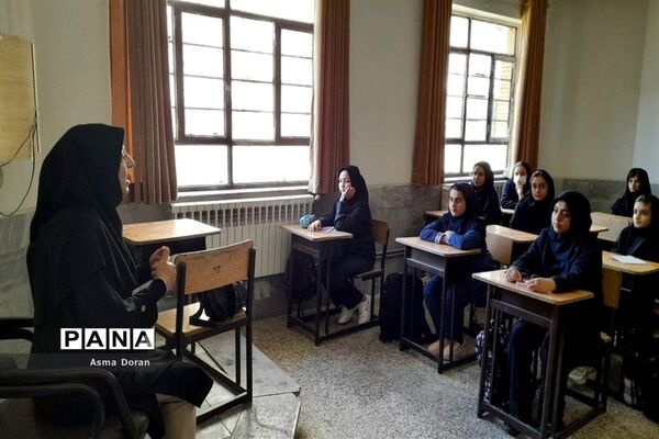 شروع سال تحصیلی جدید در دبیرستان حضرت زینب(س)
